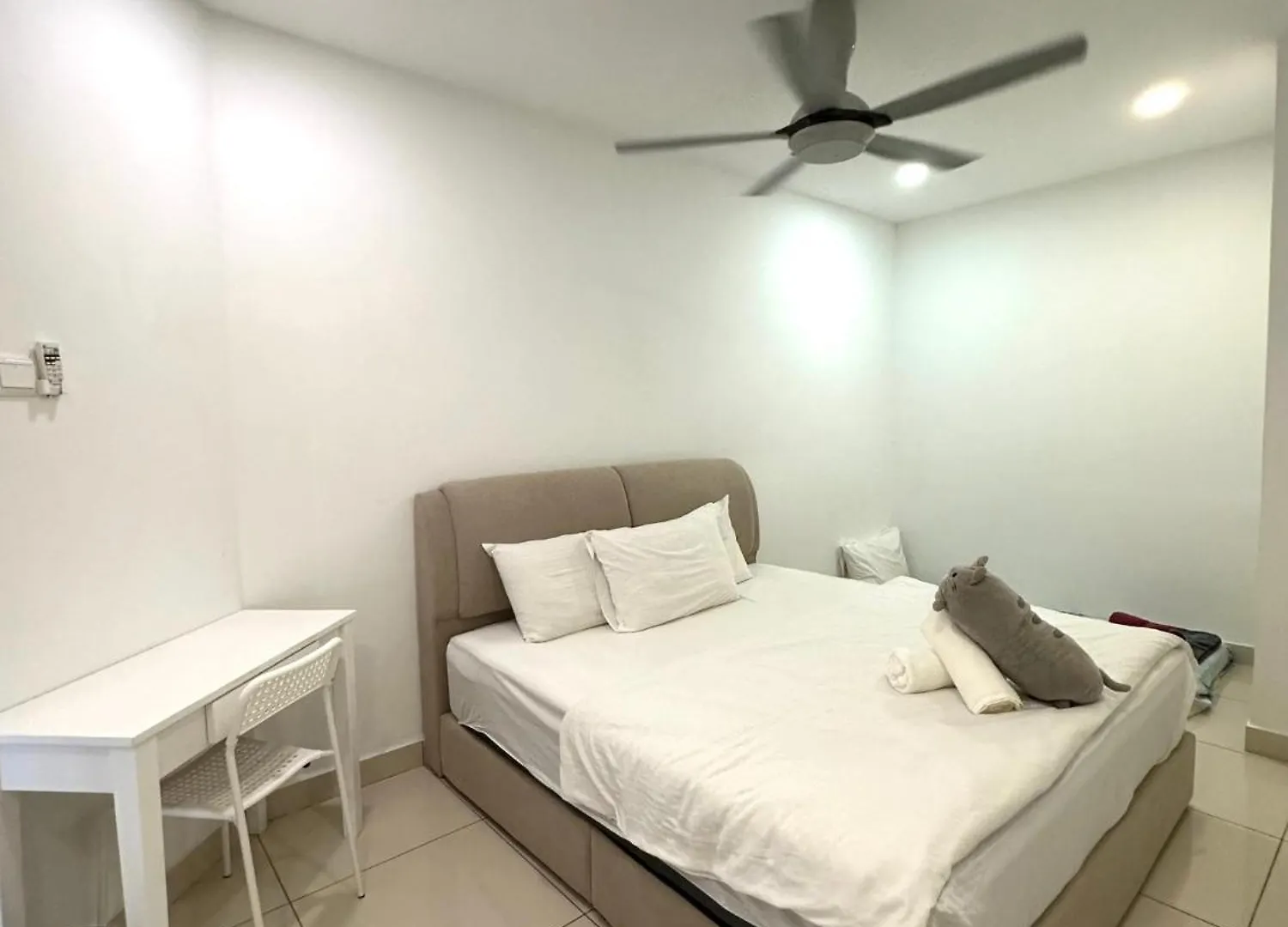 Mansion One 2Br Georgetown By Iz contacts